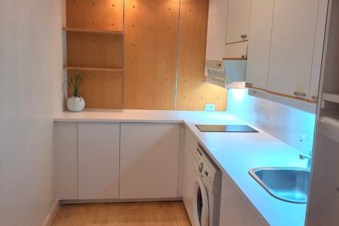 Condominio de 1 dormitorio en Watthana, Bangkok, Tailandia № 200908 - foto 5