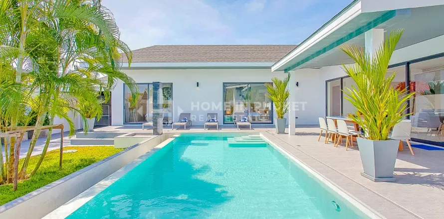 Haus auf Nai Harn Beach, Thailand 4 Schlafzimmer № 209516