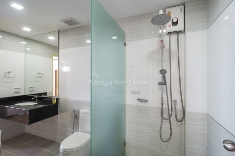 Condominio de 2 dormitorios en Jomtien Beach, Pattaya, Tailandia № 68121 - foto 13
