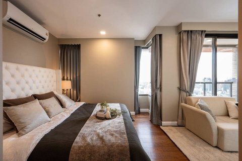 Ático de 3 dormitorios en Bangkok, Tailandia № 180576 - foto 11