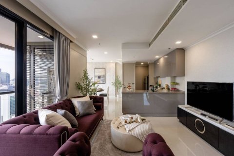 Ático de 3 dormitorios en Bangkok, Tailandia № 180576 - foto 2
