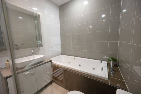 Ático de 3 dormitorios en Bangkok, Tailandia № 180576 - foto 16