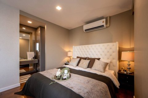 Ático de 3 dormitorios en Bangkok, Tailandia № 180576 - foto 10