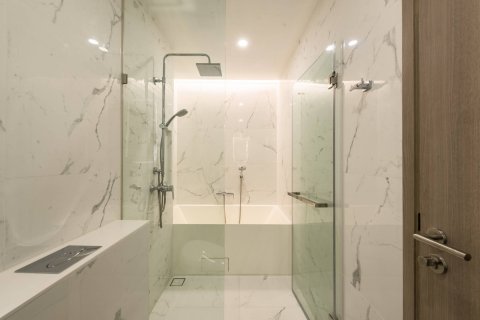 Ático de 3 dormitorios en Bangkok, Tailandia № 180579 - foto 10