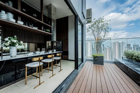 Ático de 3 dormitorios en Bangkok, Tailandia № 180579 - foto 19