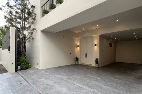 Casa de 4 dormitorios en Bangkok, Tailandia № 180582 - foto 13