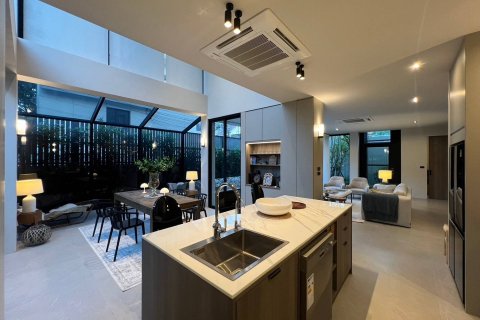 Casa de 4 dormitorios en Bangkok, Tailandia № 180582 - foto 3