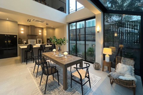 Casa de 4 dormitorios en Bangkok, Tailandia № 180582 - foto 8