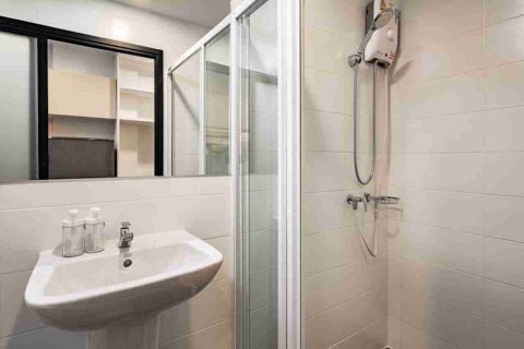 Condominio de 1 dormitorio en Bangkok, Tailandia № 208738 - foto 7