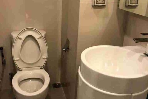 Condominio de 1 dormitorio en Bangkok, Tailandia № 208735 - foto 4
