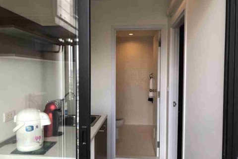 Condominio de 1 dormitorio en Bangkok, Tailandia № 208737 - foto 3