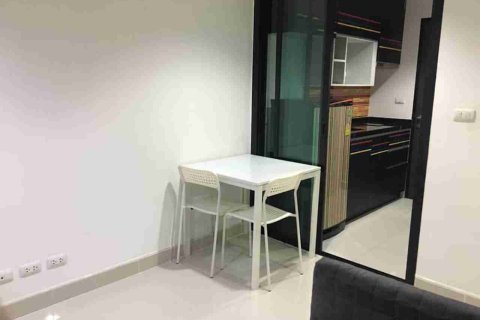 Condominio de 1 dormitorio en Bangkok, Tailandia № 208734 - foto 4