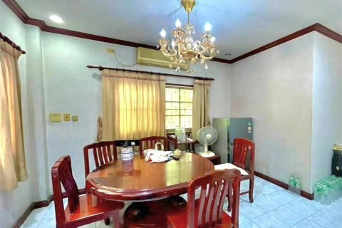 Casa de 4 dormitorios en Bangkok, Tailandia № 189446 - foto 4