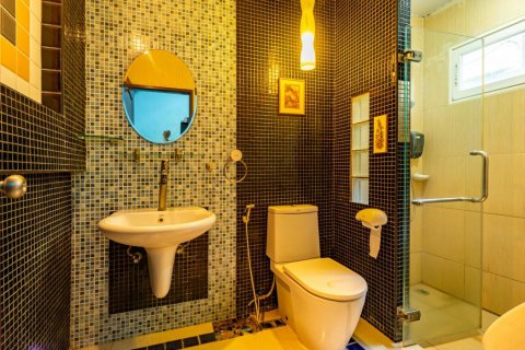 Casa de 5 dormitorios en Bangkok, Tailandia № 143039 - foto 18