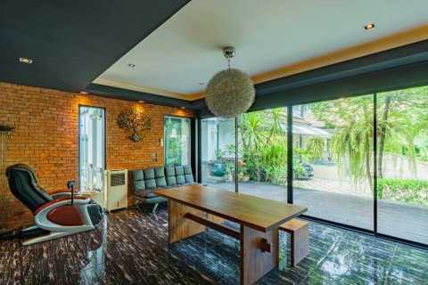 Casa de 5 dormitorios en Bangkok, Tailandia № 143039 - foto 5