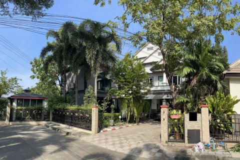 Casa de 5 dormitorios en Bangkok, Tailandia № 143039 - foto 3