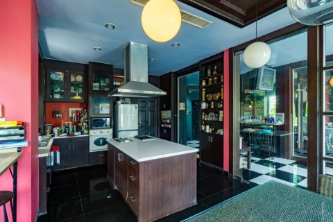Casa de 5 dormitorios en Bangkok, Tailandia № 143039 - foto 10
