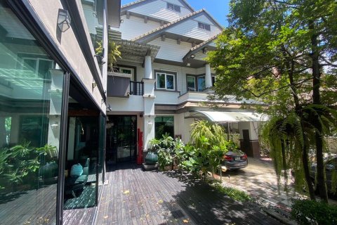 Haus in Bangkok, Thailand 5 Schlafzimmer № 143039