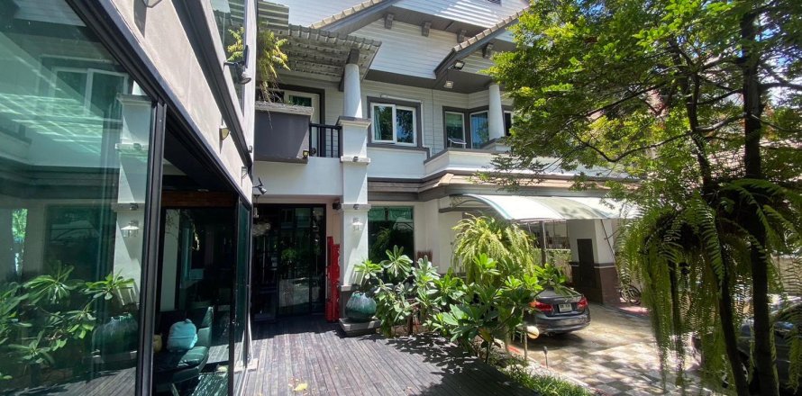 Casa de 5 dormitorios en Bangkok, Tailandia № 143039