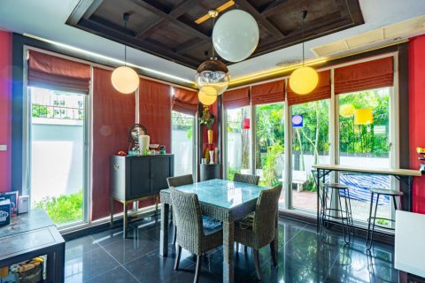 Casa de 5 dormitorios en Bangkok, Tailandia № 143039 - foto 7