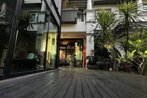 Casa de 5 dormitorios en Bangkok, Tailandia № 143039 - foto 21