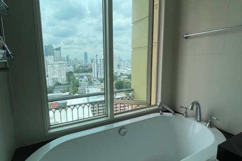 Condominio de 3 dormitorios en Bangkok, Tailandia № 143044 - foto 12