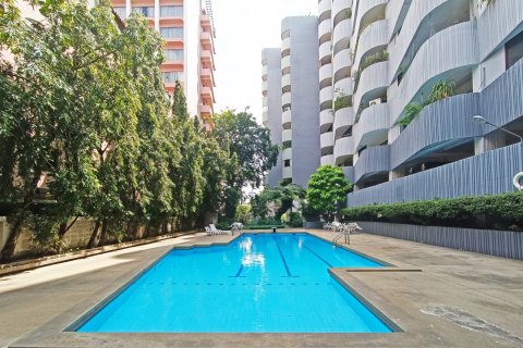 Condominio de 4 dormitorios en Bangkok, Tailandia № 143043 - foto 15