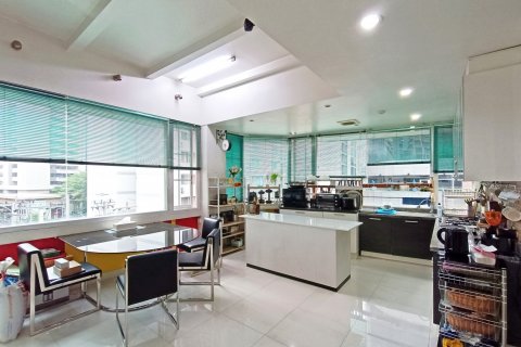 Condominio de 4 dormitorios en Bangkok, Tailandia № 143043 - foto 8