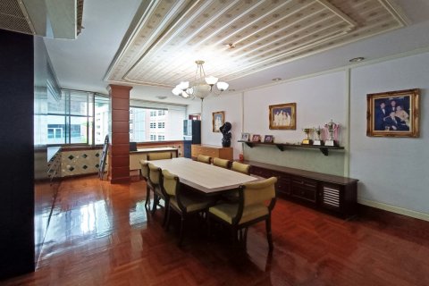 Condominio de 4 dormitorios en Bangkok, Tailandia № 143043 - foto 4