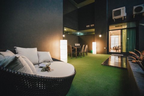 Condo in Bangkok, Thailand, 3 bedrooms  № 143040