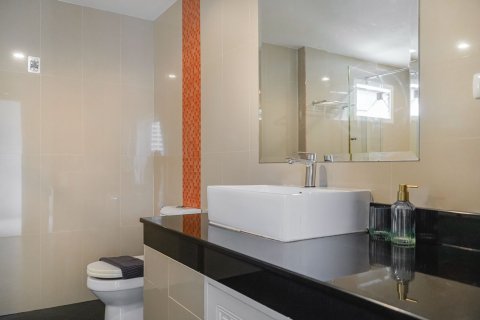 Apartamento de 3 habitaciones en Pattaya, Tailandia № 150936 - foto 10