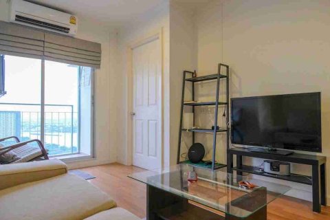Condominio de 1 dormitorio en Thonburi, Bangkok, Tailandia № 208771 - foto 8