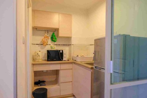 Condominio de 1 dormitorio en Thonburi, Bangkok, Tailandia № 208771 - foto 5