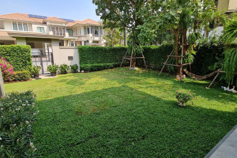 Casa de 4 dormitorios en Bangkok, Tailandia № 189386 - foto 3