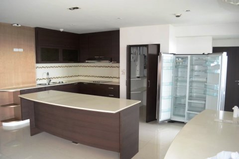 Condominio de 5 dormitorios en Bangkok, Tailandia № 66100 - foto 3