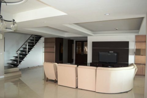 Condominio de 5 dormitorios en Bangkok, Tailandia № 66100 - foto 2