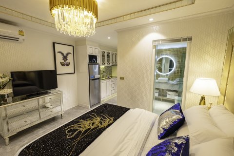 Condominio de 1 dormitorio en Jomtien Beach, Pattaya, Tailandia № 203617 - foto 2