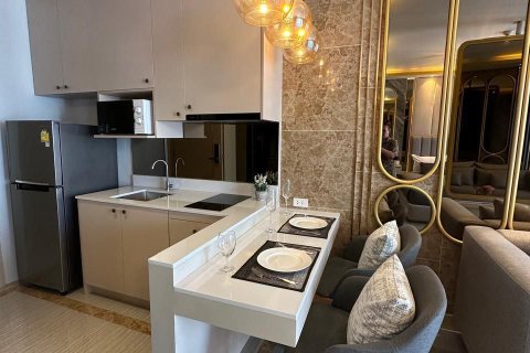 Apartamento de 2 habitaciones en Pattaya, Tailandia № 160185 - foto 2