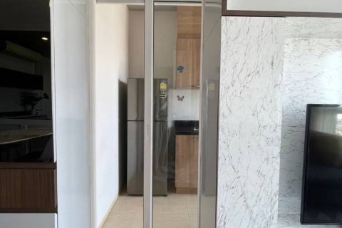 Condominio de 2 dormitorios en Khlong San, Bangkok, Tailandia № 160191 - foto 4