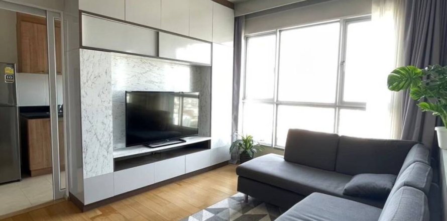 Condominio de 2 dormitorios en Khlong San, Bangkok, Tailandia № 160191