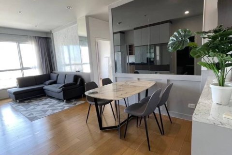 Condominio de 2 dormitorios en Khlong San, Bangkok, Tailandia № 160191 - foto 2