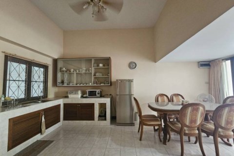 Adosado de 4 dormitorios en Hua Hin, Tailandia № 146735 - foto 8