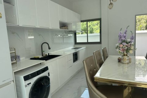 Chalet de 3 dormitorios en Surat Thani, Tailandia № 162317 - foto 3