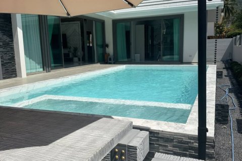Chalet de 3 dormitorios en Surat Thani, Tailandia № 162317 - foto 2