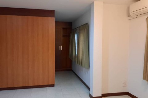 บ้านในประเวศ, กรุงเทพฯ, ประเทศไทย 4 ห้องนอน № 162312 - รูปถ่าย 4
