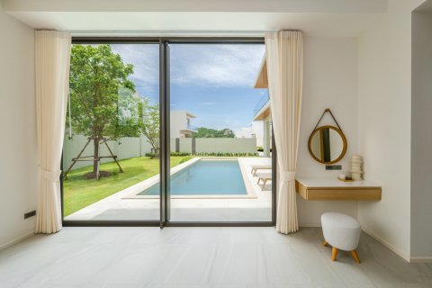 Chalet de 4 dormitorios en Hua Hin, Tailandia № 165111 - foto 13