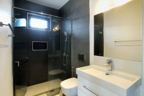 Casa de 4 dormitorios en Phuket, Tailandia № 65996 - foto 3