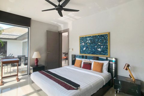 Casa de 4 dormitorios en Phuket, Tailandia № 65996 - foto 4