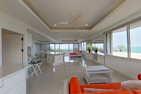 Condominio de 2 dormitorios en Pattaya, Tailandia № 140694 - foto 3