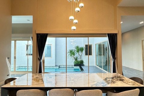 Casa de 4 dormitorios en Pattaya, Tailandia № 142782 - foto 6